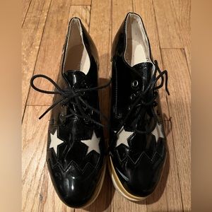 VIA PINKY Platform Black and White Star Shoe